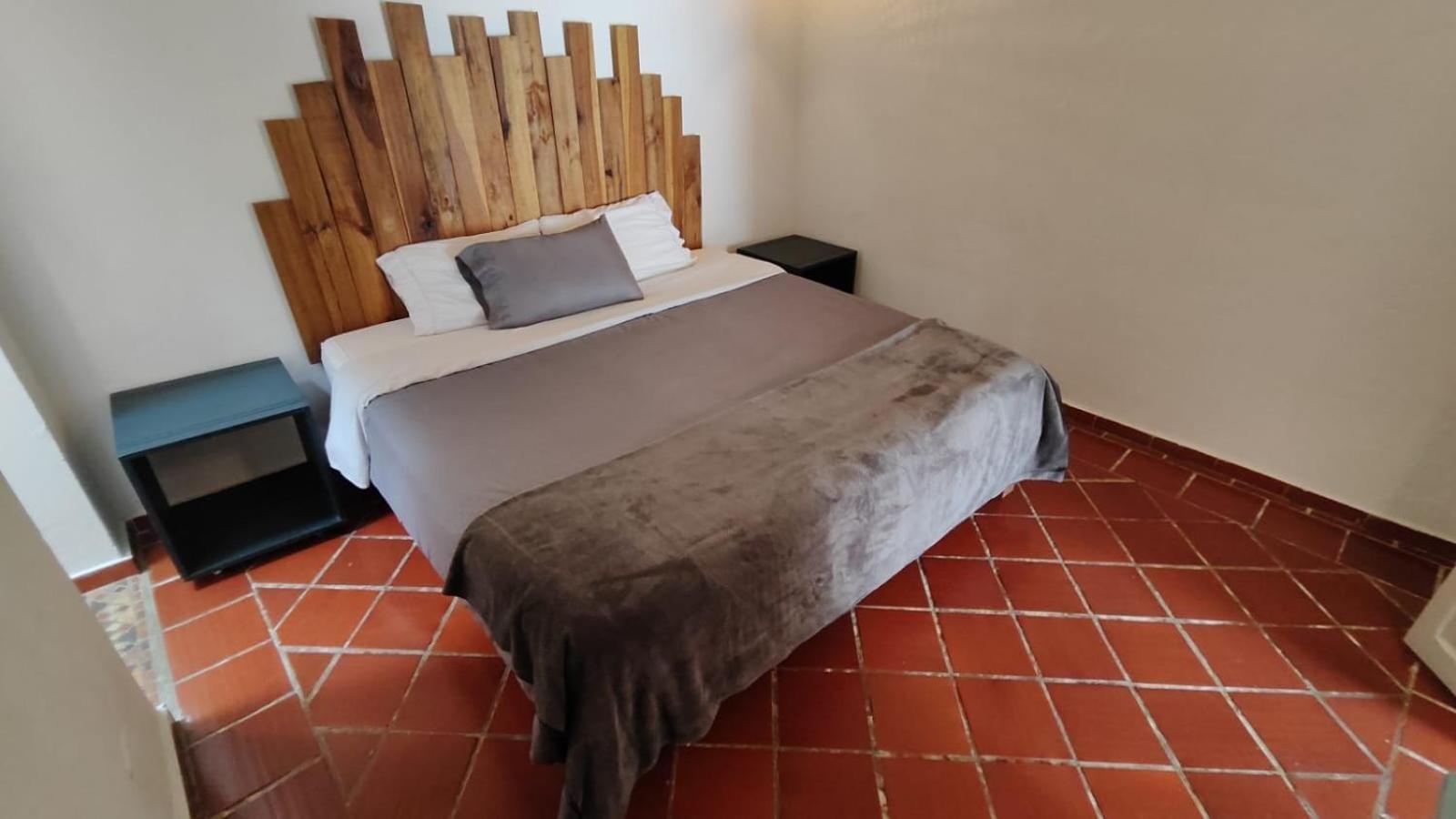 Popichi Hostel 莱瓦镇 外观 照片