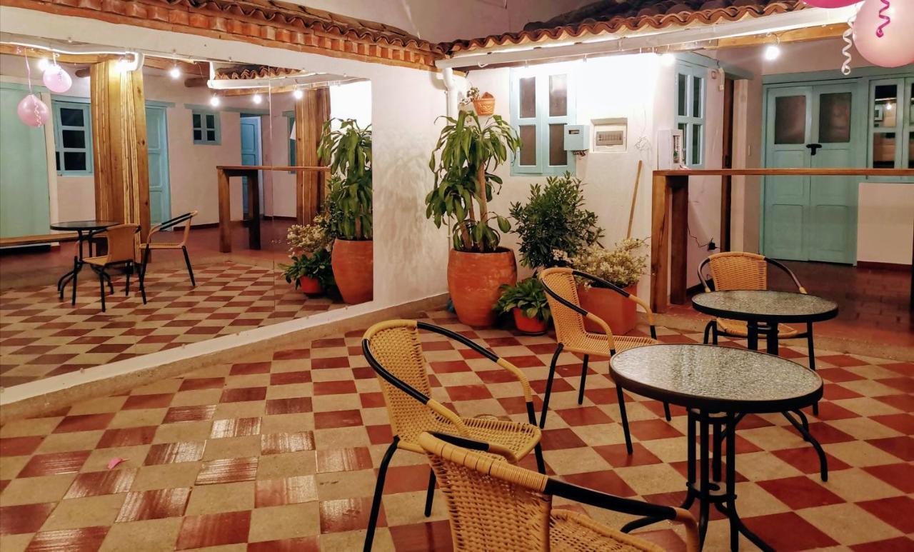 Popichi Hostel 莱瓦镇 外观 照片
